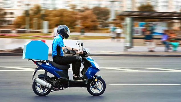 Moto kuryeler için çağrı! '20 dakikada teslim uygulaması kaldırılsın'