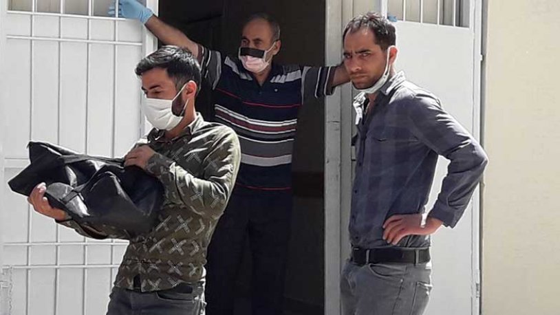 Kahreden olay! 2 aylık bebeğinin cenazesini kucağında taşıdı