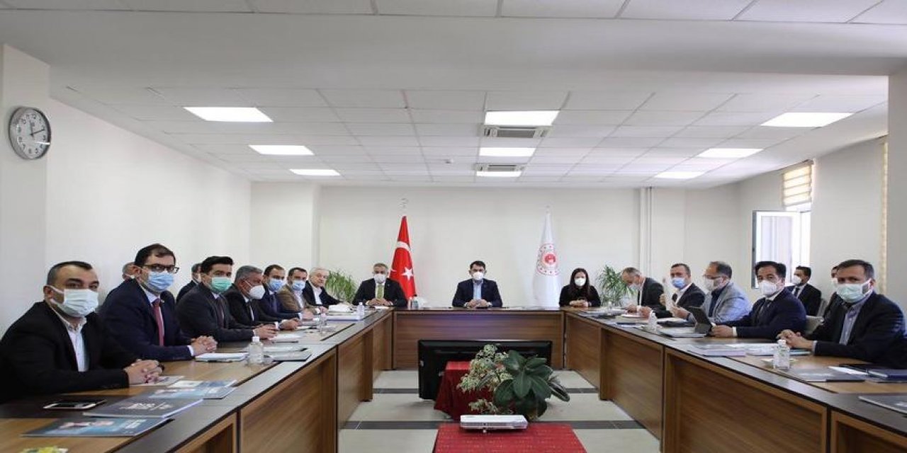 Muhalefetten kimse yok! İşte parti devleti fotoğrafı!