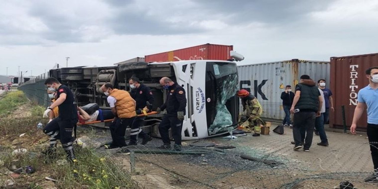 Korkunç kaza! İşçi servisi takla attı!