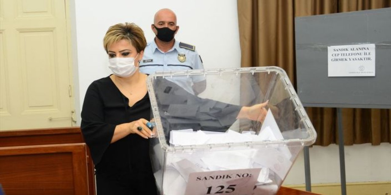 Kuzey Kıbrıs'ta sandıklar kapandı, oylar sayılıyor