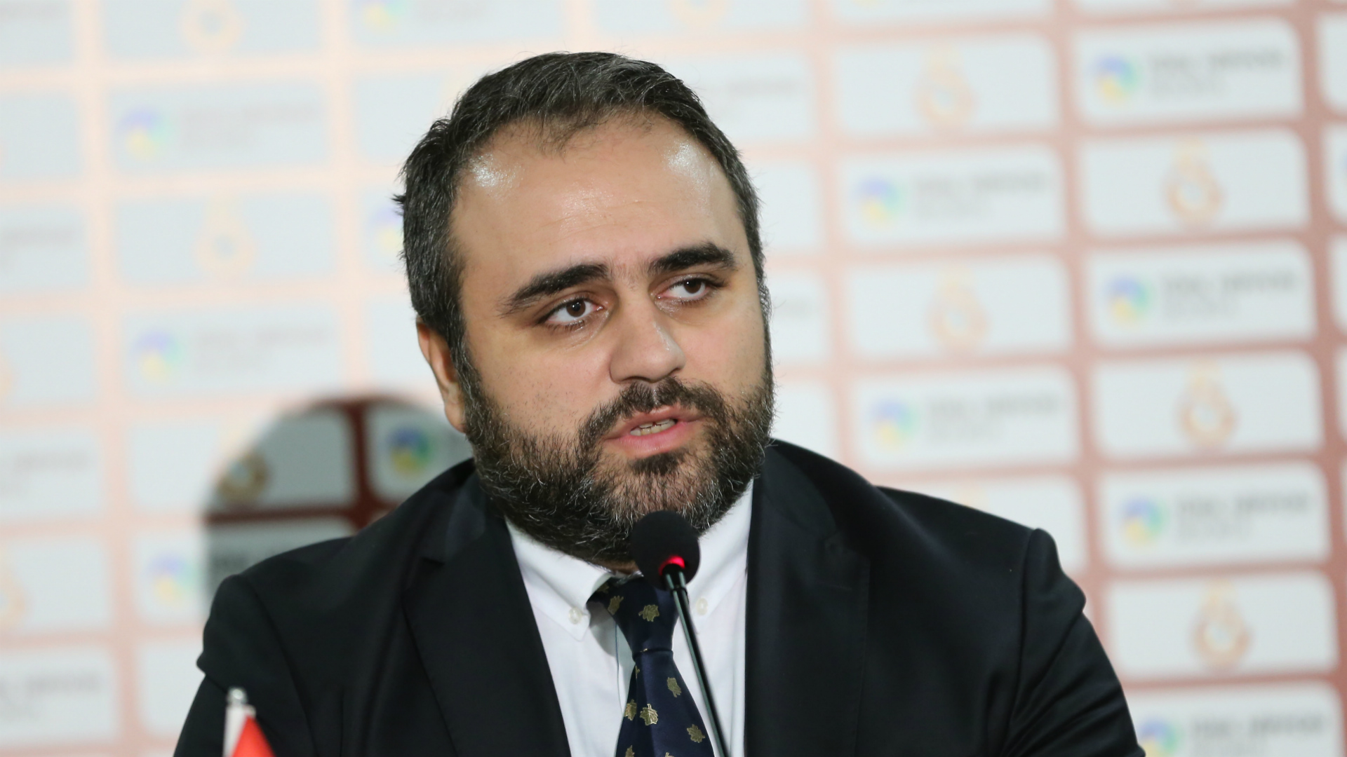 Galatasaray'da tepkiler dinmiyor! Ural Aküzüm'den açıklama: Tüzük iyi okunmalı
