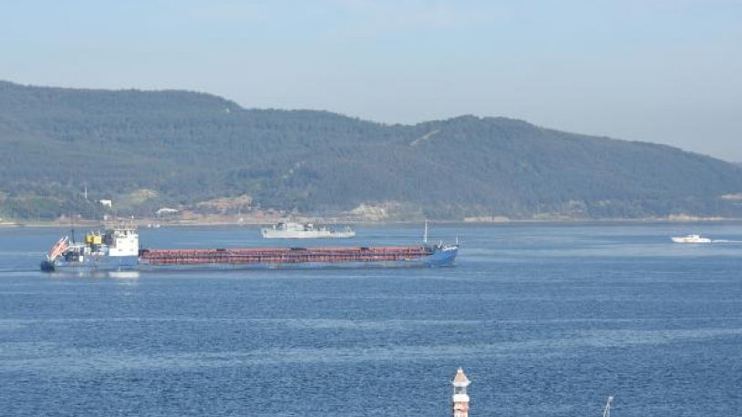 Rus savaş gemisi Çanakkale Boğazı’ndan geçti