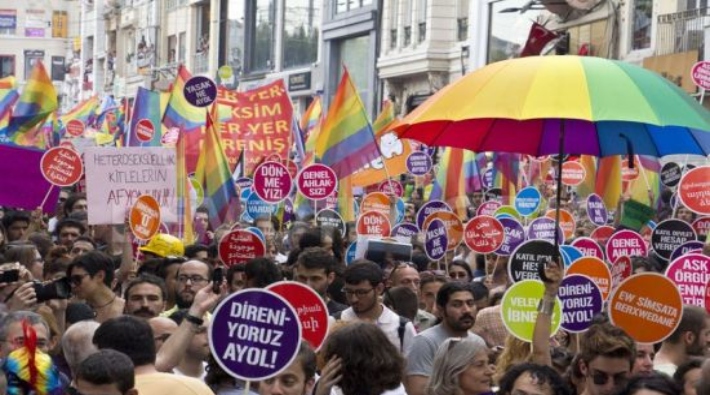 Bebeklik fotoğrafına 'LGBTİ+ çocuklar vardır' yazmıştı... İfadeye çağırıldı