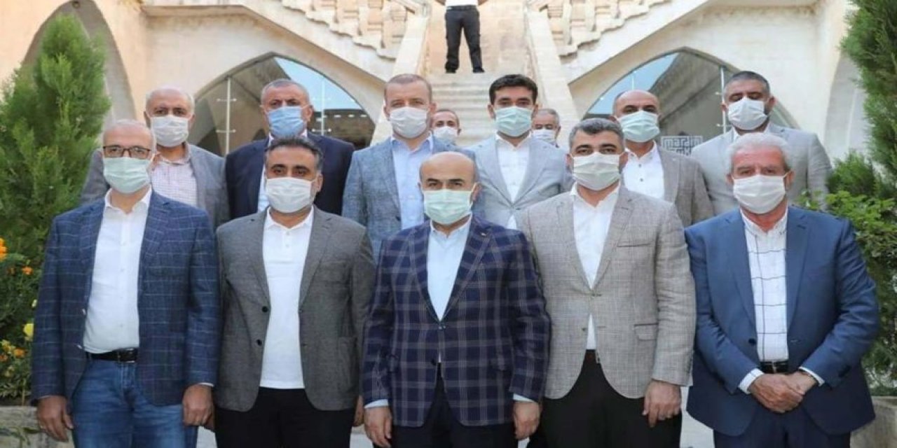 Resmi toplantılara uzmanlar değil sadece AKP’liler çağrıldı!