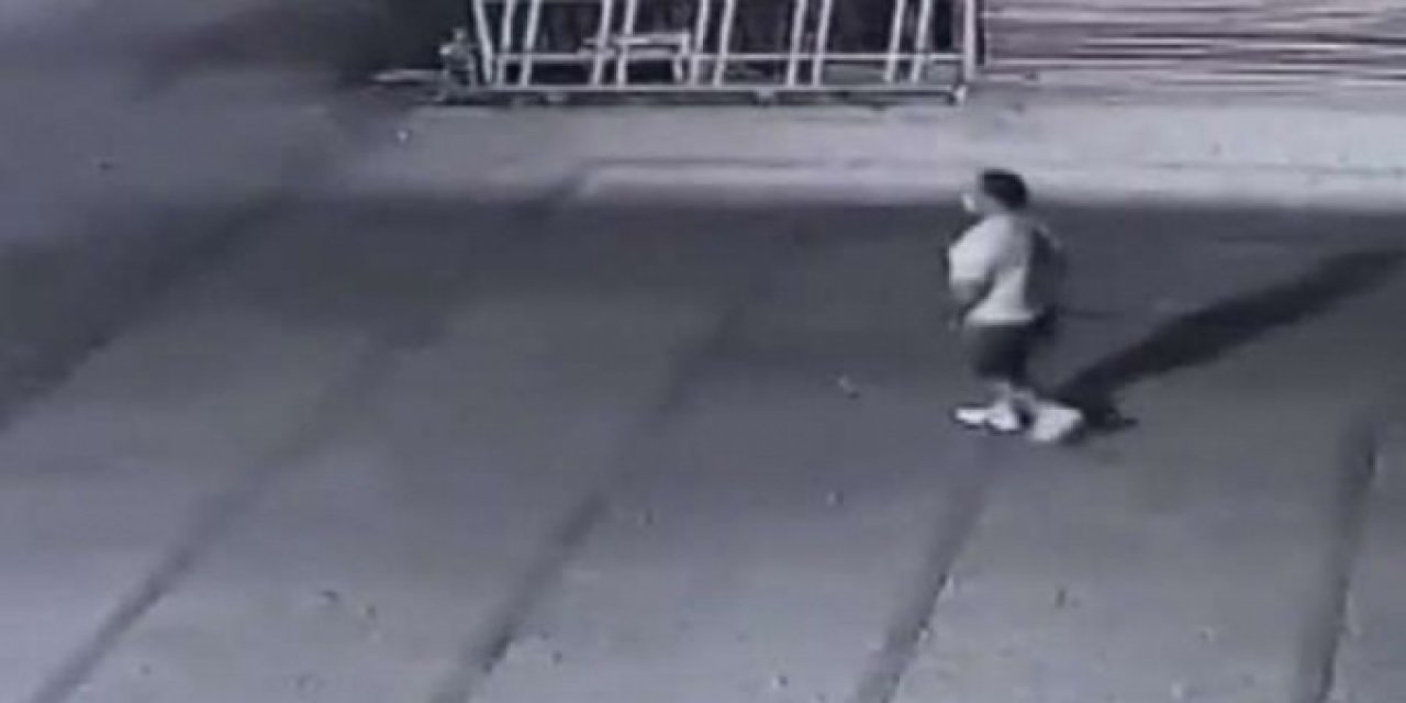 Sabotaj görüntüleri ortaya çıktı! İşte İBB'nin Halk Ekmek Büfesini yakan şüpheli böyle gelmiş...