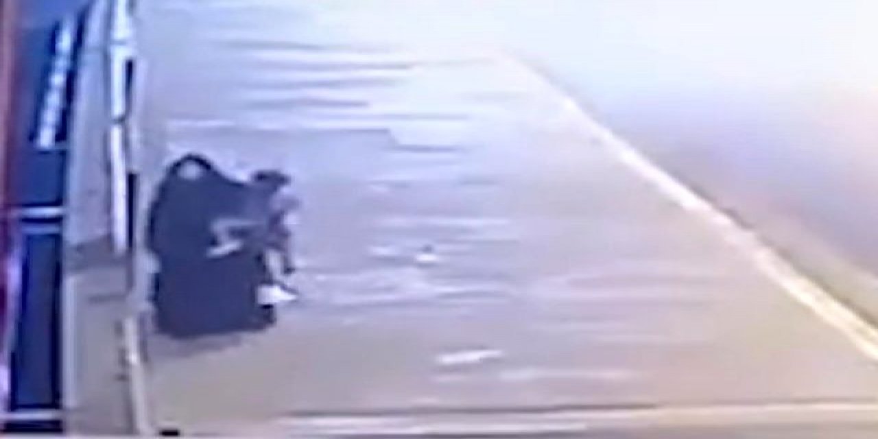 Boşanma davası açan kocasından intikam almak içini iki çocuğunu nehre atıp öldürdü!