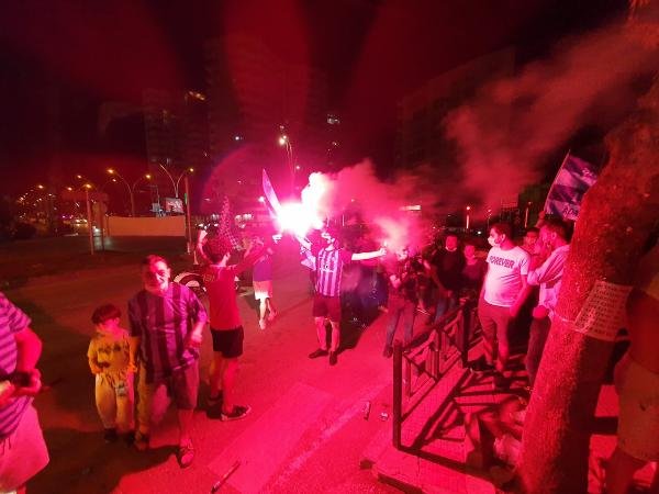 Adana Demirspor taraftarları sokaklara döküldü! Adanada Süper Lig coşkusu