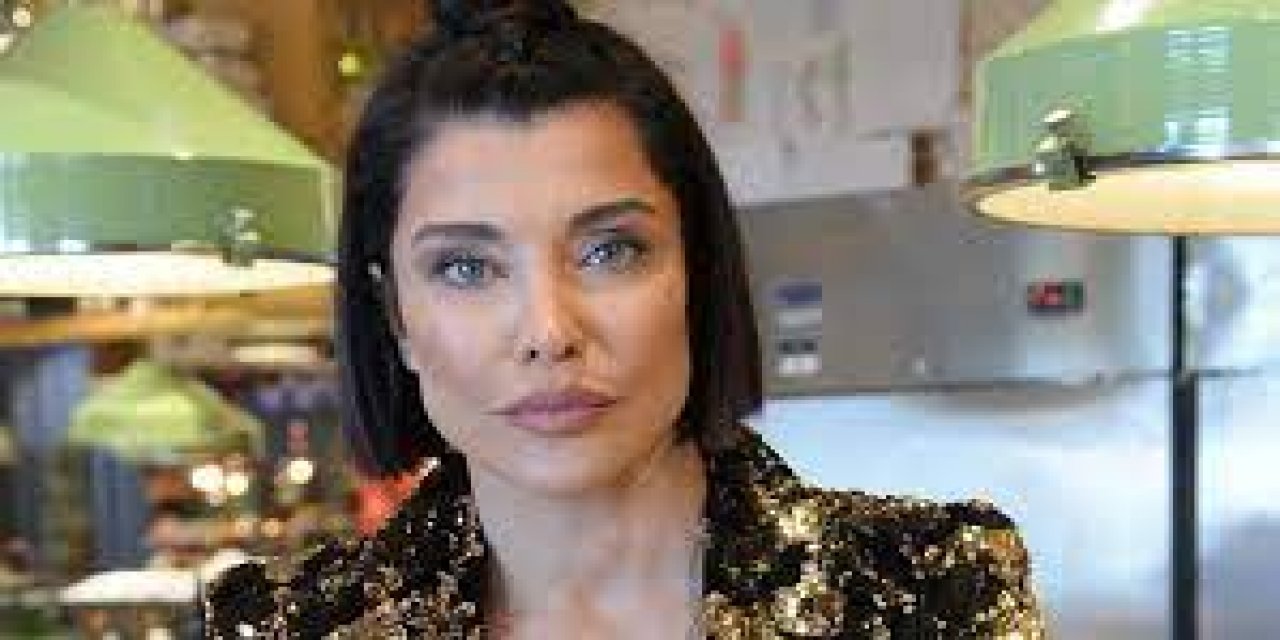 Takipçisinden gelen o soru ünlü mankeni sinirlendirdi! Deniz Akkaya açıklama üstüne açıklama yaptı!