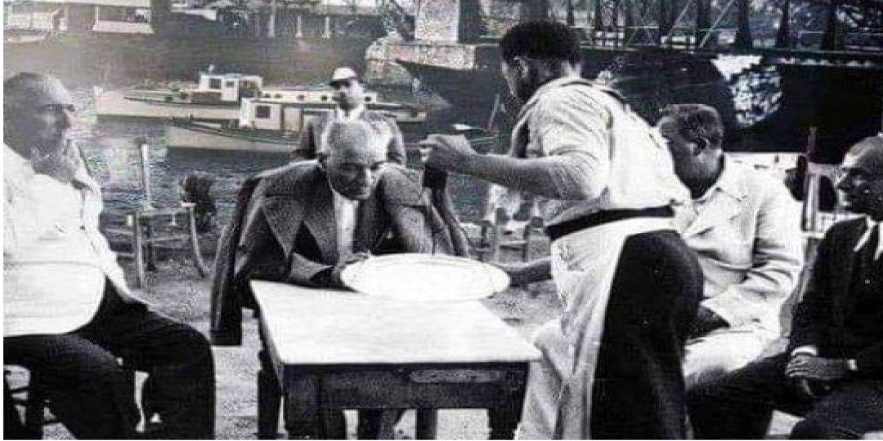 “Şu fotoğrafın güzelliğine bakar mısınız?" Koruma ordusuyla gezen politikacılara atıfta bulundu ve... Uğur Dündar'dan çok konuşulacak "Atatürk" paylaşımı!