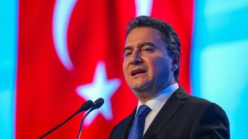 Ali Babacan kendisini hedef alanlara sert çıktı! 'AK Parti’ye gönül vermiş tüm iyi niyetli dostlarıma da sesleniyorum...'