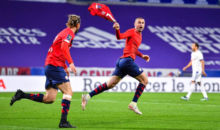 Lille taraftarından Burak Yılmaz'a "ayın en iyisi" ödülü