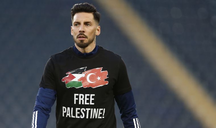 Fenerbahçe-Sivasspor maçında Filistin protestosu