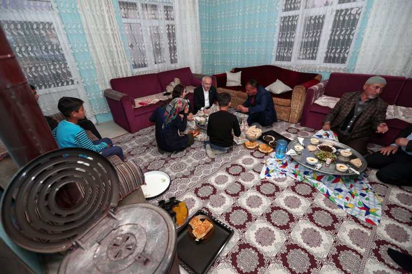 Çubuk saldırısında evlerini açmışlardı... Kılıçdaroğlu, Doruk ailesiyle iftar yaptı
