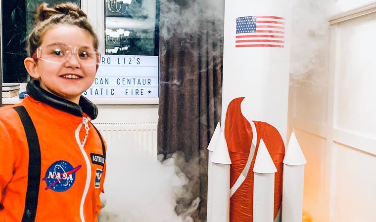 7 yaşındaki Elizabeth, Ay'a nesne gönderecek!