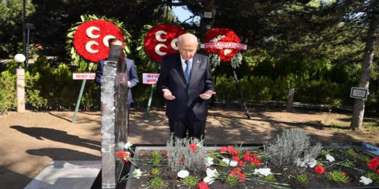 MHP Türkeş'i anma toplantılarını iptal etmişti... Devlet Bahçeli'den Türkeş'in mezarına ziyaret!