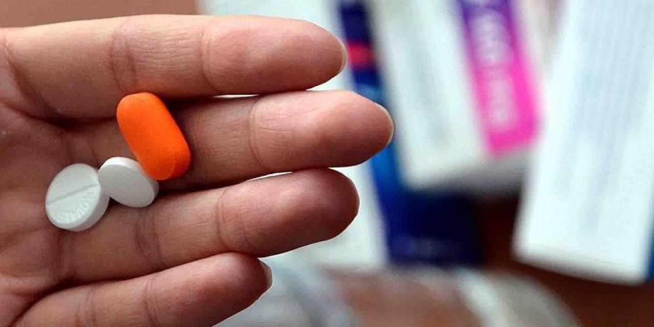 "Temaslılara ve test sonucu çıkmayanlara bile verdiler!" Bakanlığın rehberden çıkardığı o ilaca tepkiler sürüyor...