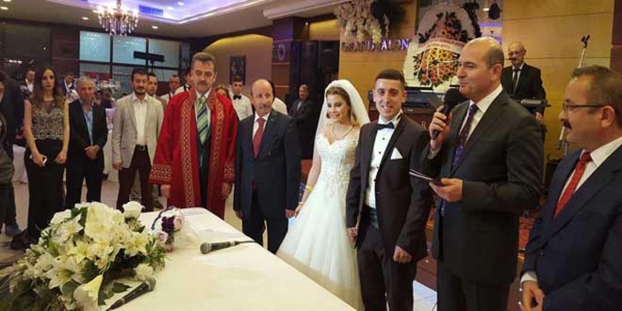 "Cenazede akrabam Reşat Fazlıoğlu'na ne söyledin?" diye sormuştu... Süleyman Soylu Sedat Peker'in işaret ettiği o akrabanın nikah şahidi çıktı!