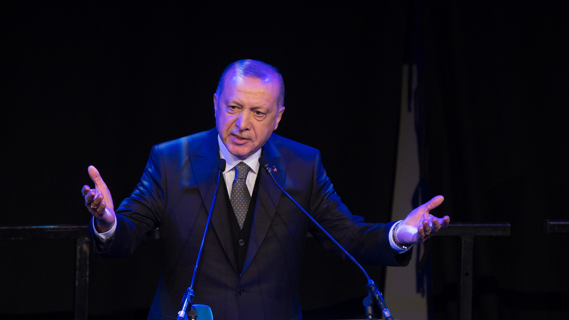 'İbret belgeseli olarak 19 yıldır izlediğimiz  dış politik temalı macera filmimize yoğunlaşalım' Ahmet Takan'dan çok sert 'dış politika' yazısı! 'Sedat Peker’den alamayacağınız bilgiler...'