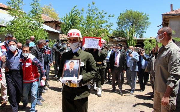 Şehit Yasin Özdamar, gözyaşları içinde son yolculuğuna uğurlandı