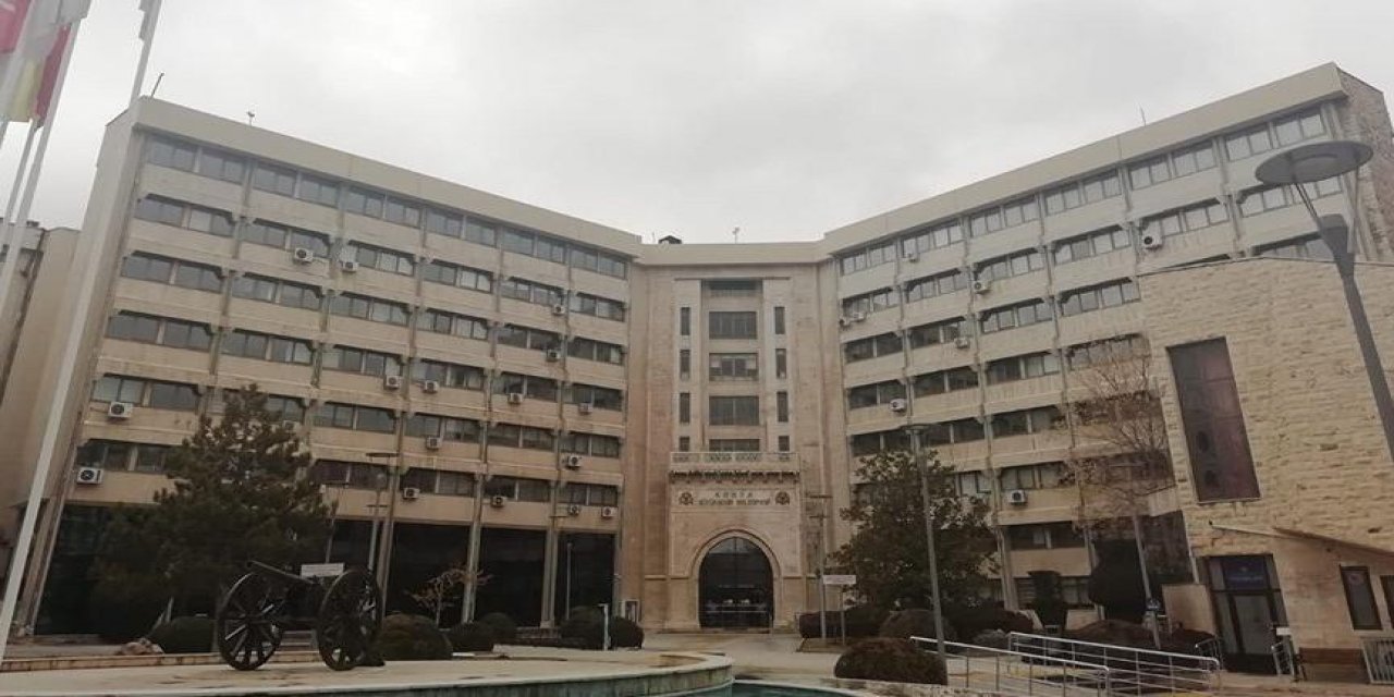 "Güzel sözler gerçekler ortaya çıkıncaya kadar sürdü" AKP’li belediye esnafa destek istedi, ihaleyi zincir markete verdi!