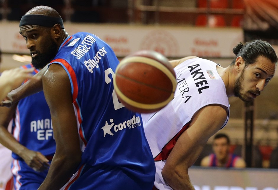Anadolu Efes yarı finalde