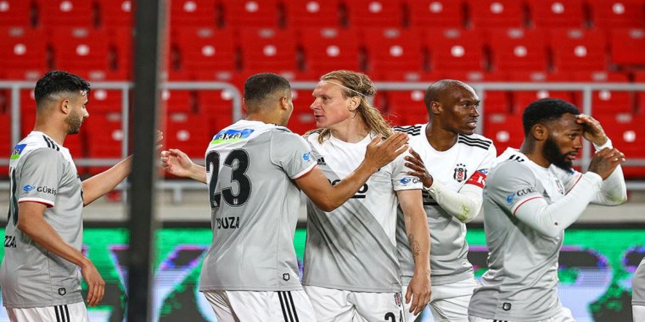 Şampiyondan ilk transfer atağı! Ünlü gazeteci, Beşiktaş'ın yeni stoperini açıkladı!