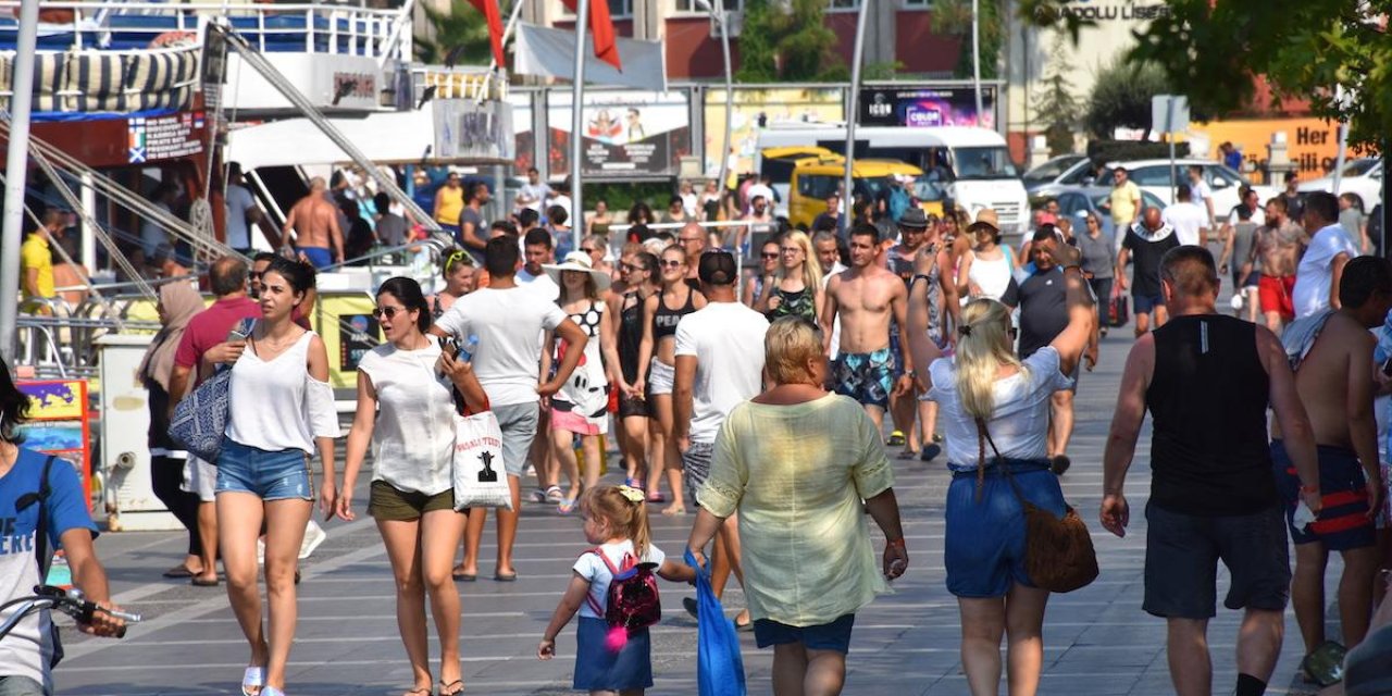 Aynı otel... Aynı tarih... Aynı hizmet... Alman turiste "6 bin" yerli turiste "15 bin" TL! Turizmde "soygun" var!