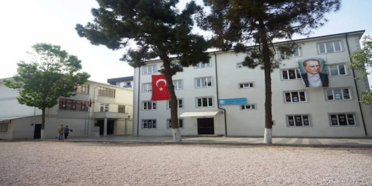 Sınıf öğretmeni koronavirüse yakalandı! Tam 24 öğrenci...