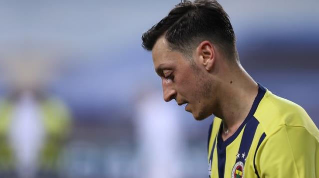 Taraftar yıllarca beklemişti... Fenerbahçe'de flaş Mesut Özil iddiası