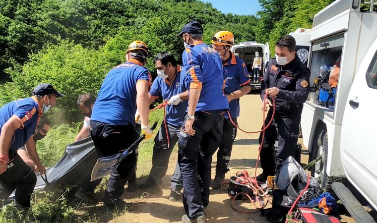 Kayıp olarak aranıyordu... Gölete uçan araçta cesedi bulundu
