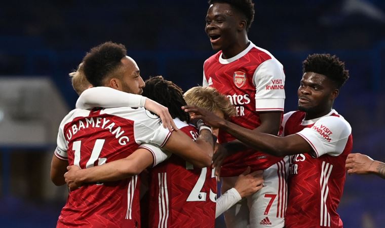 Savunmada yaptığı hatalarla taraftarları kızdırmıştı... Arsenal yıldız futbolcuyla yollarını ayırdı