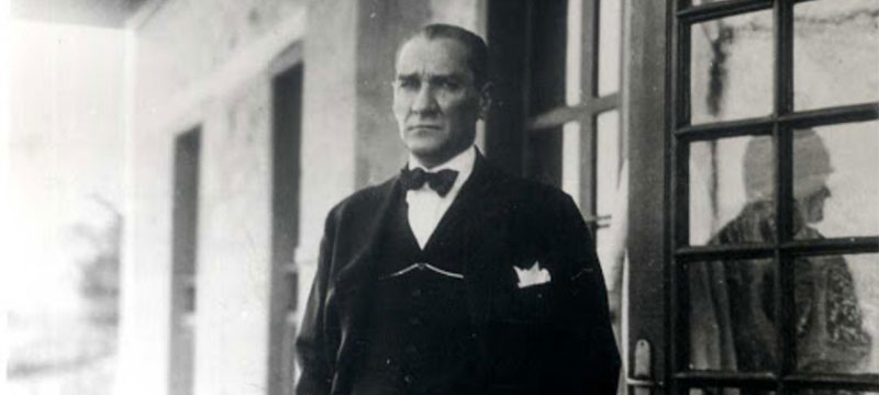 Eğitim-Bir-Sen'den 19 Mayıs kutlama afişine Atatürk sansürü