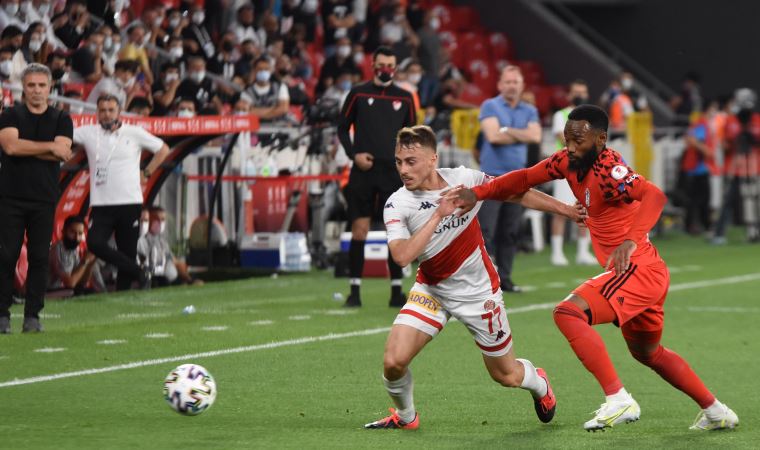 Kupa finalinde 'yasaksız' tribün!