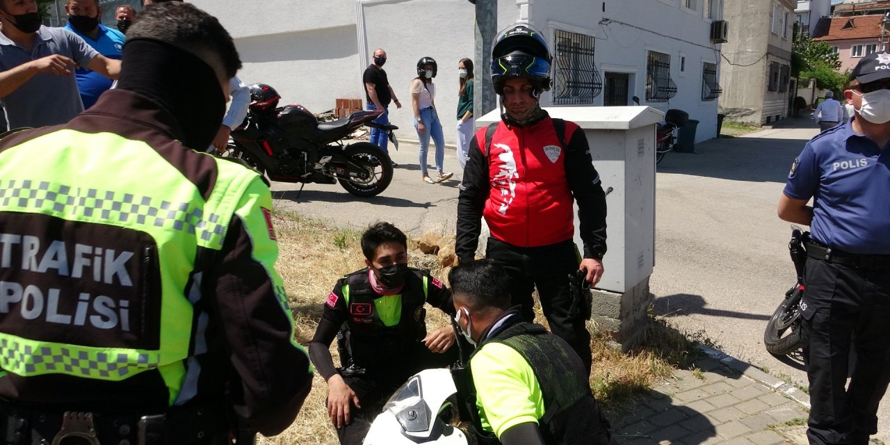 19 Mayıs kortejinde kaza: Polisler yaralandı!