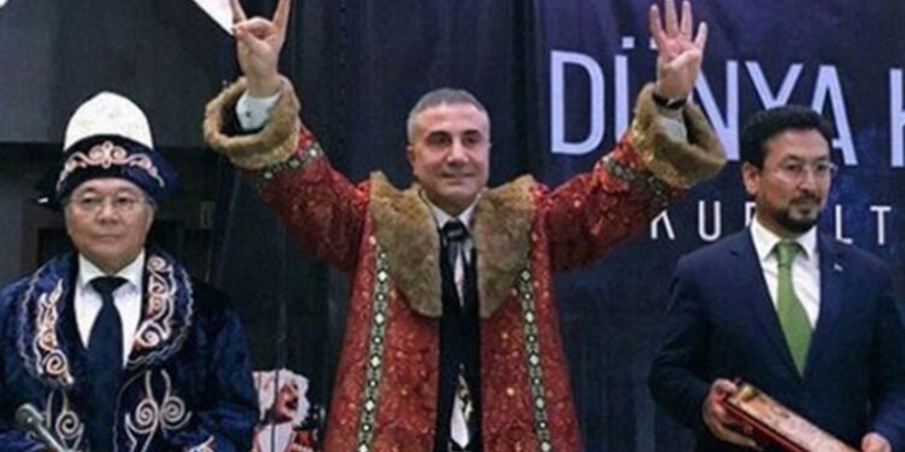Hala göreve devam ediyor... Sedat Peker'e "Türklük Hakanı" unvanı veren isim bakın kim çıktı?