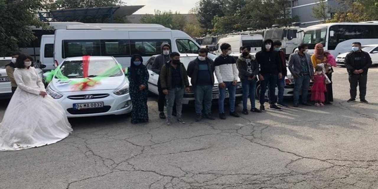 Akılalmaz yöntem... Düğün konvoyundan 16 kaçak çıktı!
