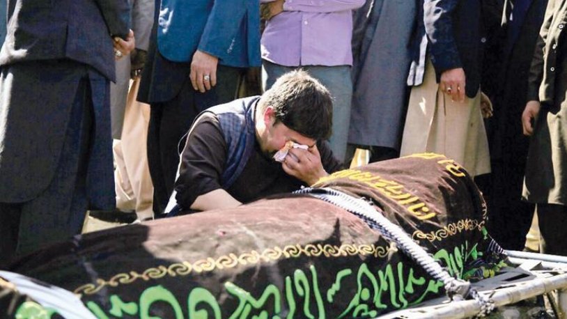 Taliban'ın kadınlara yaptıklarını köşesine taşıdı! Ertuğrul Özkök'ten Afganistan yazısı... 'Bu tabutta katledilmiş bir kız çocuğu yatıyor'