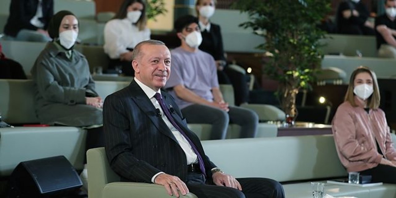 Danışmanları yine beceremedi... Erdoğan Meral Akşener'i yanlış yerden eleştirince sosyal medyada gündem oldu!