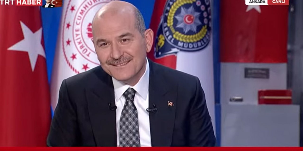 Süleyman Soylu, Sedat Peker'in evine yapılan operasyonun görüntülerini paylaştı! "Karısının iç çamaşırına sığınan aciz, edepsiz"