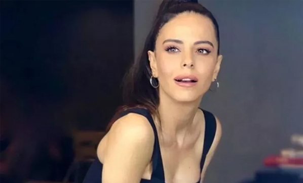 Şarkıcı Simge Sağın hastaneye kaldırıldı