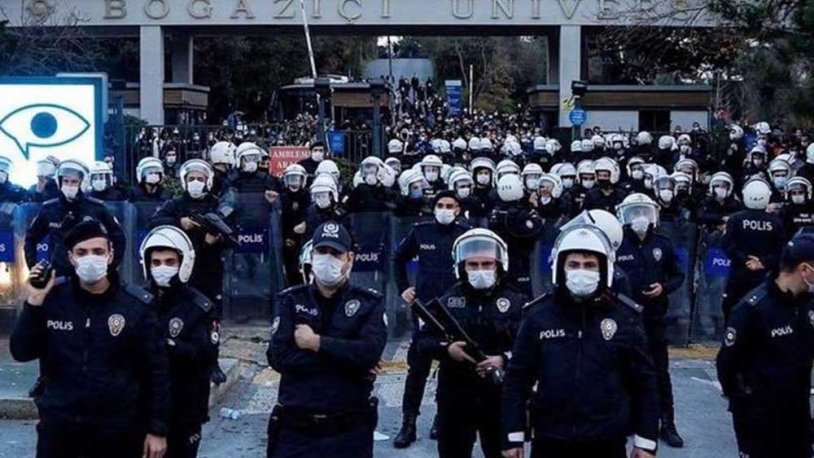 Boğaziçi eylemlerine katılan öğrencilerin evlerine gece yarısı baskın!