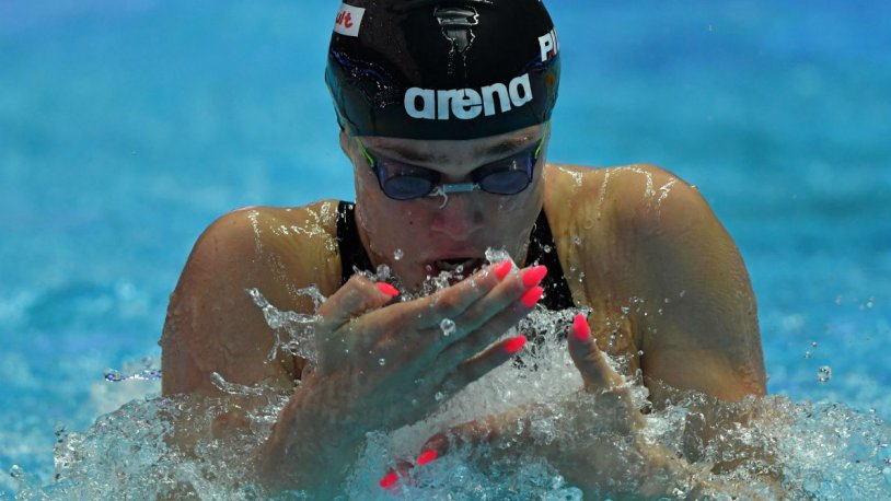 Avrupa Yüzme Şampiyonası'nda 16 yaşındaki yüzücüden dünya rekoru