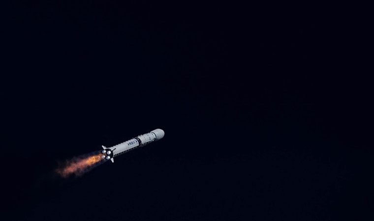 Çin'in uzay aracı, Mars'ta ilk sürüşünü gerçekleştirdi