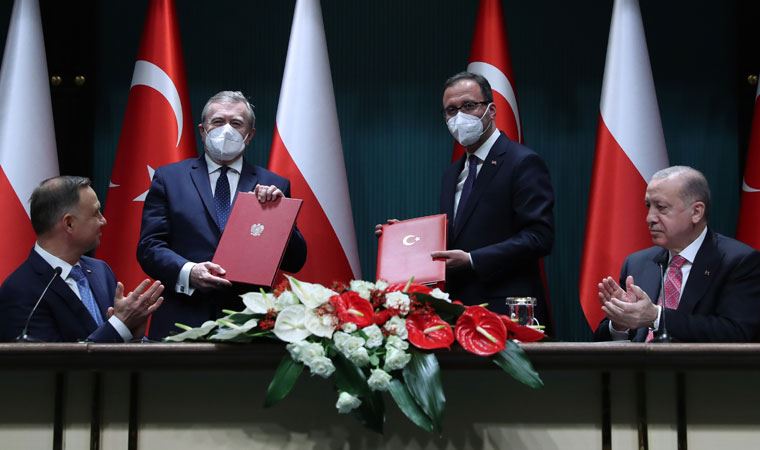 Erdoğan'dan açıklama! 'Türkiye, ilk kez bir NATO ülkesine İHA satışı yapacak'