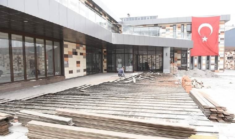 2018 yılında hizmete açıldı bugüne kadar hiç kullanılmadı... Çorum Belediyesi o binaya milyonlarca lira ödeyip tadilat yaptıracak
