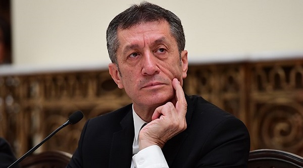 Saray'dan Ziya Selçuk'a şok suçlama! 'Bakandan kaynaklı beceriksizlik'