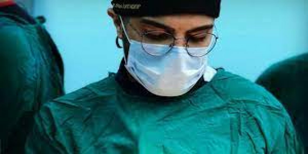 Hayatını kurtardığı hastasının bıçaklı saldırısına uğradı! Bir daha ameliyat yapamayacak!