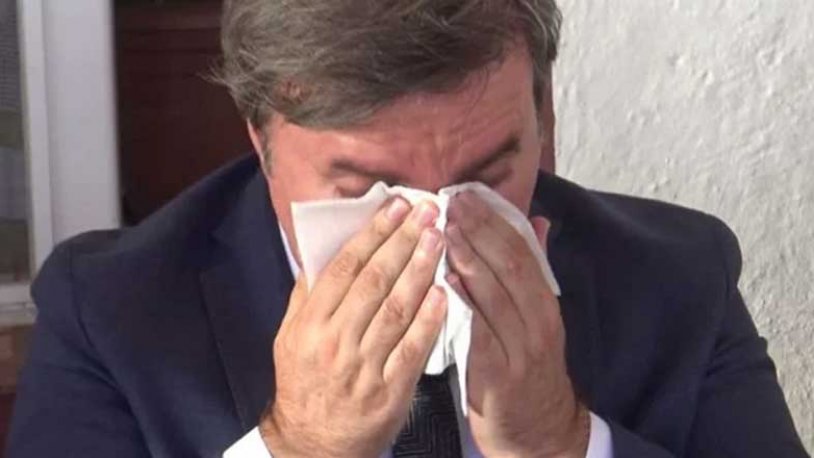 Vali herkesin içinde hüngür hüngür ağladı! Sebebi ise herkesi şaşırttı