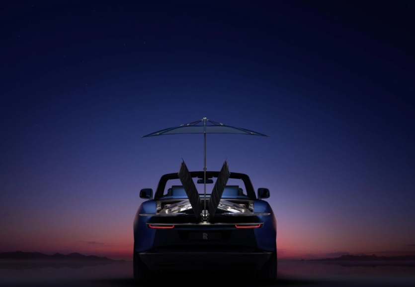 Dünyanın en pahalı otomobili tanıtıldı